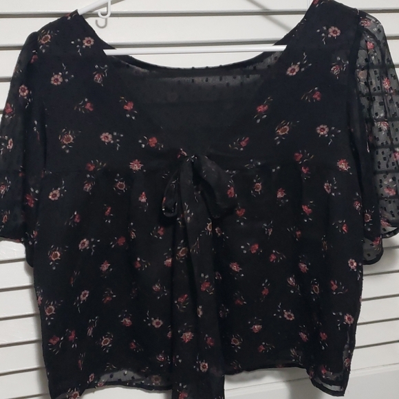 Tie-back Blouse - Picture 4 of 7